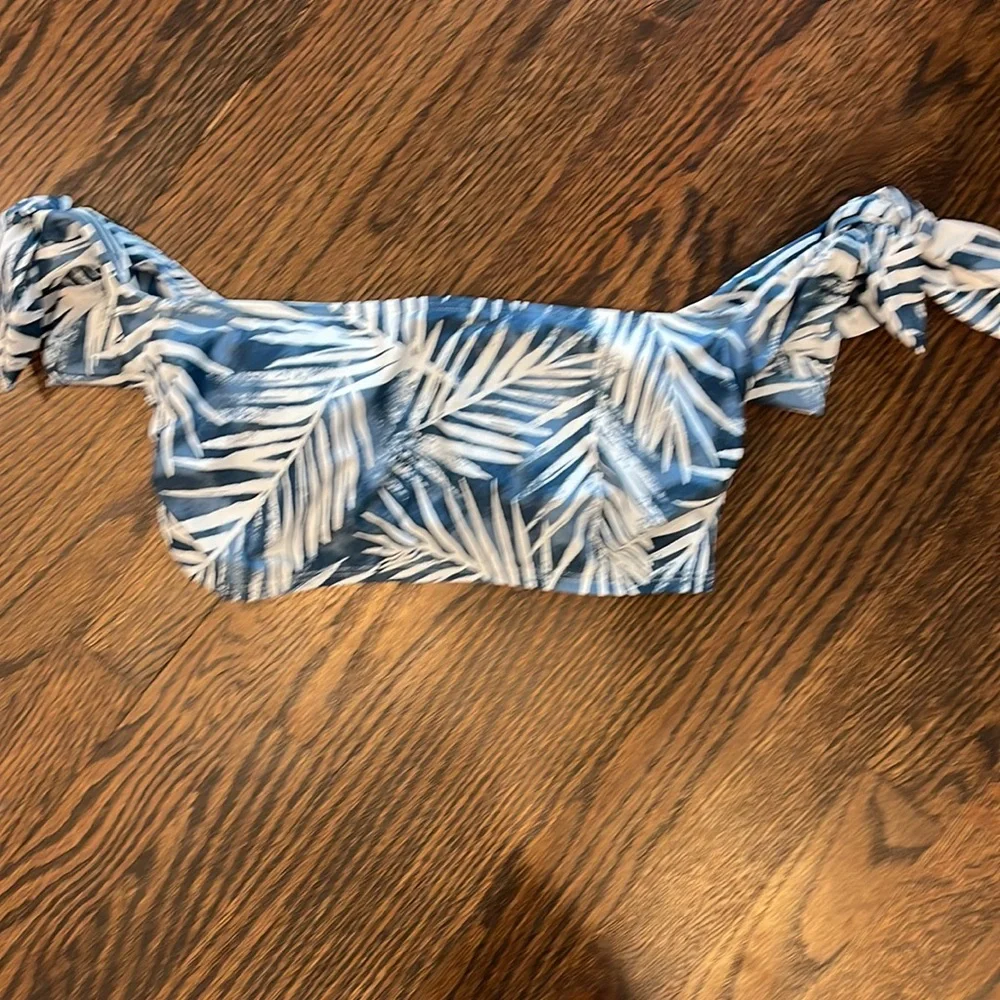 NWOT SPLENDID Darling Bikini Top!‎